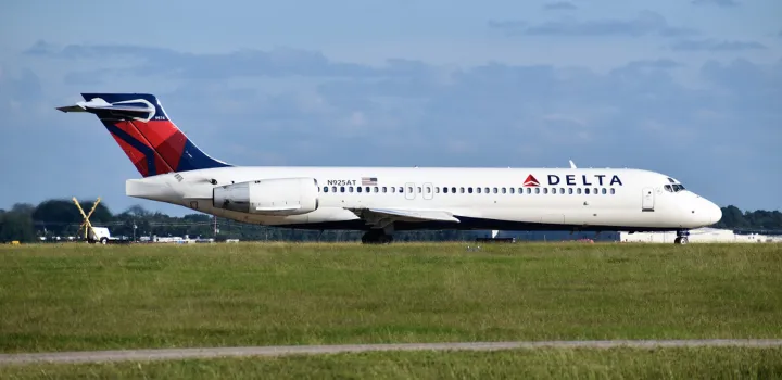 Delta Air Lines Boeing 757 Incident: Detached Nose Wheel Just Before Take-off